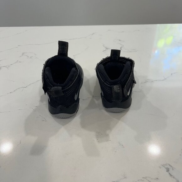 Nike Lebron Soldier IXTD Baby Gray Size 5C /11CM Basketball Trainers Velcro - Picture 7 of 10